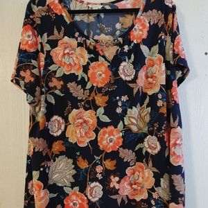 Size 22/24 beautiful floral top